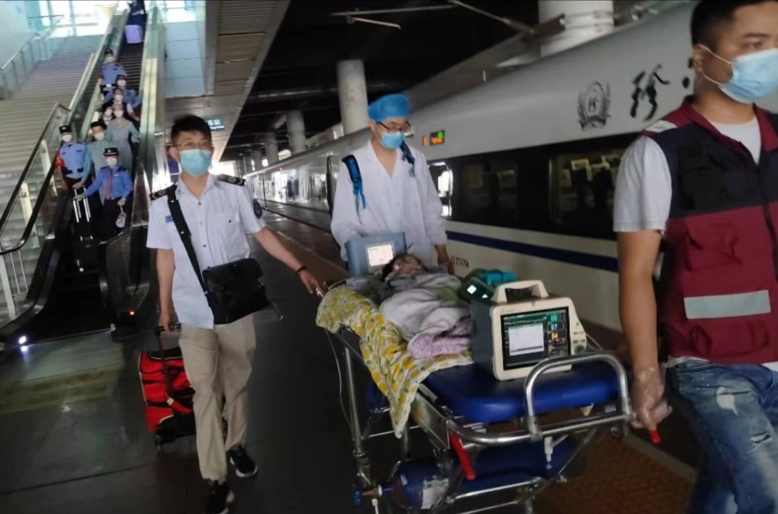 思南县高铁转运公司